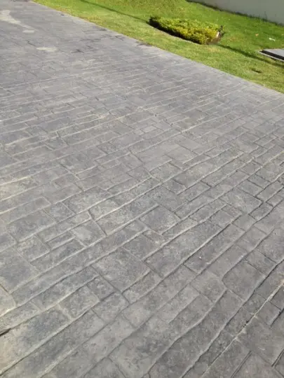 Concreto-estampado-camino-hotel-molde-old-cobblestone-405x540