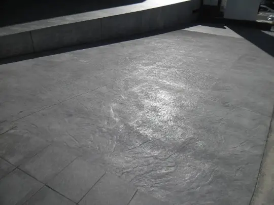 Concreto-estampado-estacionamiento-publico-con-textura-italian-slate-540x405