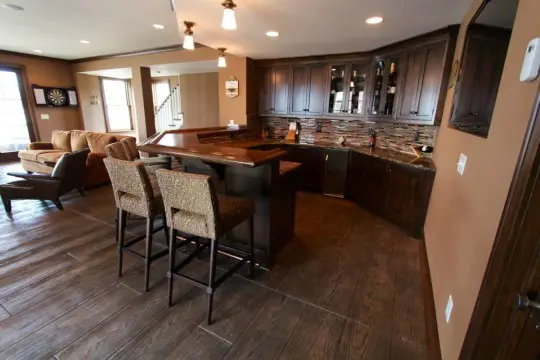 Concreto-estampado-interior-de-residencia-con-molde-boardwalk-540x360