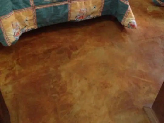 habitacion-de-hotel-piso-de-concreto-oxidado-540x405