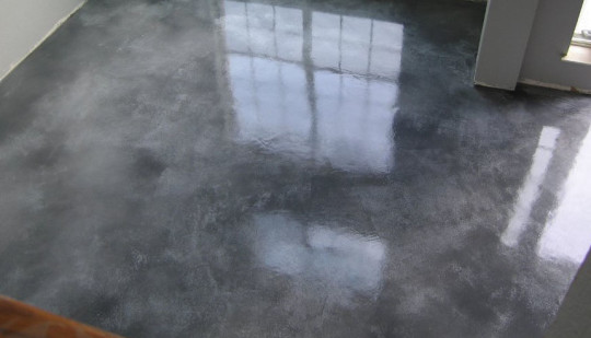 concreto micodelgado en habitacion de residencia color rock gray