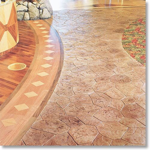 Concreto-estampado-interior-de-hotel-molde-random-stone
