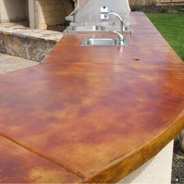 barra-de-concreto-en-jardin-oxidada