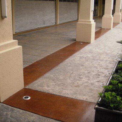 cenefa-de-plaza-comercial-oxidada-color-oak-540x405