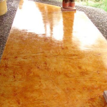terraza-campestre-con-piso-de-concreto-oxidado-540x360